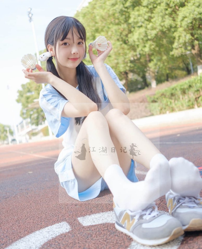 02-赤西夜夜-治愈系清新小仙女 活力运动服私拍 可爱双马尾好想让人扯一下