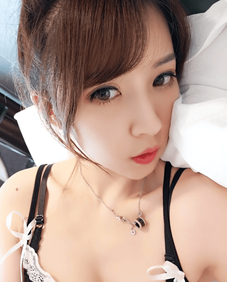 539-小女巫露娜 – 斗鱼TV女主播写真图片合集共56套[17.3G]【持续更新中】